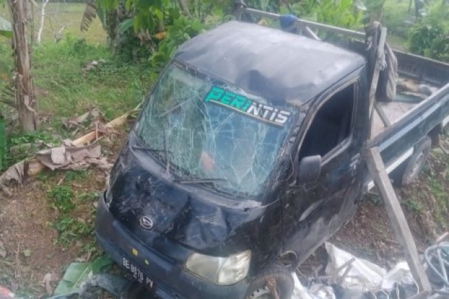 Gagal Nyalip, Mobil Pikup Terguling di Jalinsum Kalianda, 13 Penumpang Dirawat di Rumah Sakit
