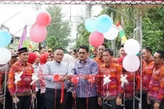 Bupati Lampung Selatan Resmikan Jalan Poros Desa Sumber Sari dan Kedaung