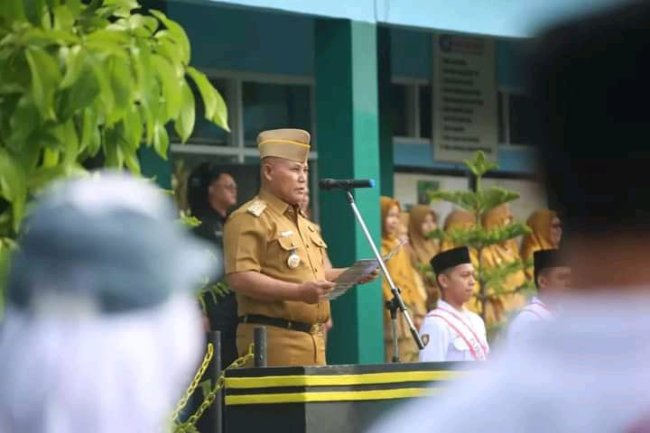 Silaturahmi Ke SMA N 2 Kalianda, Bupati Lamsel Jadi Pembina Upacara Hingga Ajak Para Pelajar Berdialog
