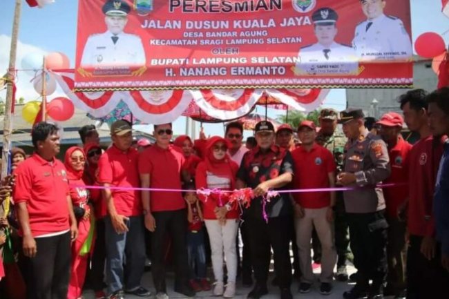 Bupati Lamsel Resmikan Jalan Cor Beton Dusun Kuala Jaya Kec. Sragi, Mimpi Warga Akhirnya Terwujud