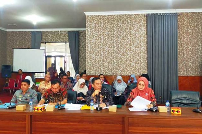 Panggar DPRD Lamsel Pertanyakan Persoalan Pengangguran Saat Bahas LKPJ 2023