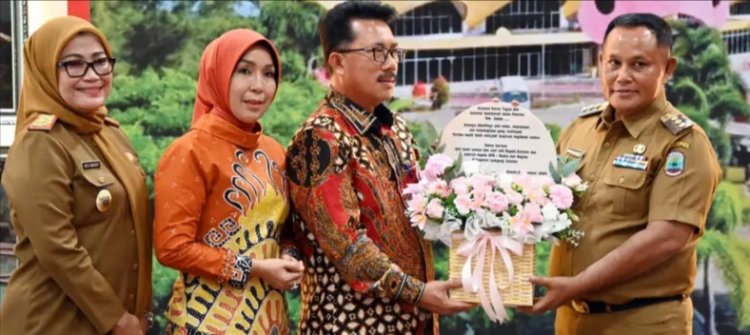 Thamrin Purna Tugas, Intji Indriati Plh Sekda Lampung Selatan