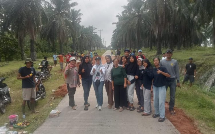 Ketua DPRD Lampung Selatan Gotong Royong Benahi Pasilitas Publik di Rejosari