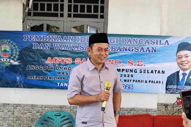 Anggota DPRD Lamsel  Agus Sartono Gelar Ideologi Pancasila dan Wawasan Kebangsaan (IPWK) di Desa Suka Banjar Kecamatan Sidomulyo