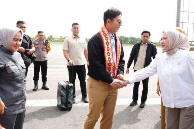 Waka DPRD Lampung Selatan Sambut Kedatangan Bupati