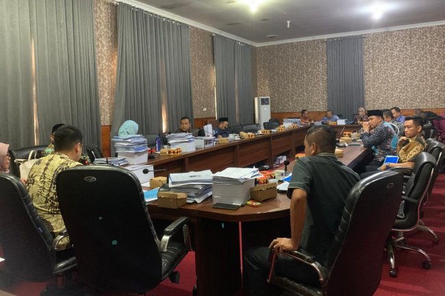 Anggota DPRD Lamsel Fitri Purwanti Singgung Kepala OPD dan Kepala Bagian yang Baperan