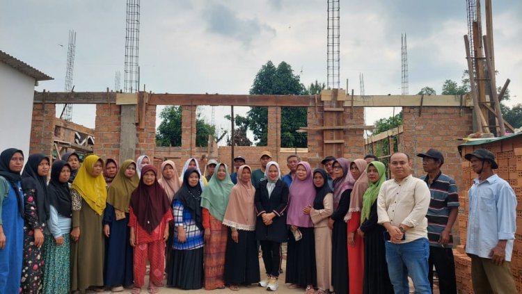 Erma Yusneli Salurkan Bantuan Pembangunan Masjid di Branti, Ajak Masyarakat Gandengan Tangan Untuk Kebaikan