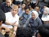 Potret Pemimpin Merakyat: Duduk di Aspal, Bupati Egi Serap Aspirasi Rakyat dengan Hati